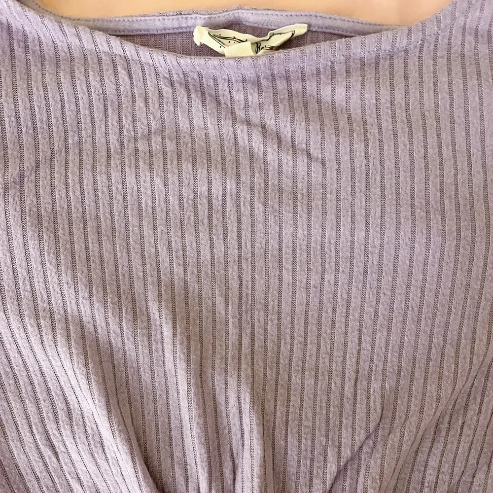 Lavender top - Picture 2 of 2
